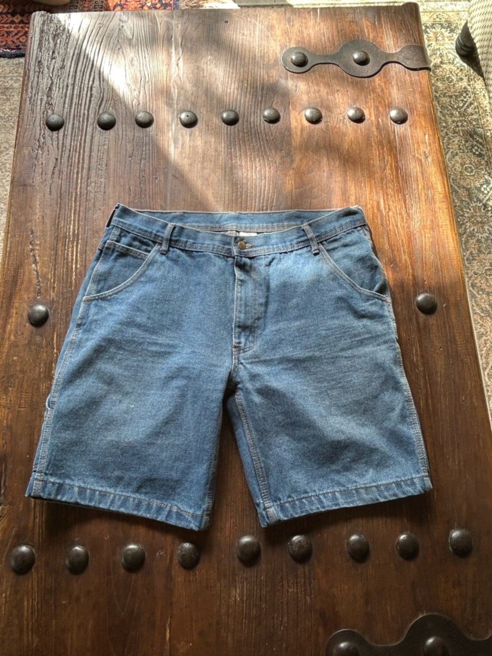 Men's Casual Denim Jean Shorts in Medium Blue